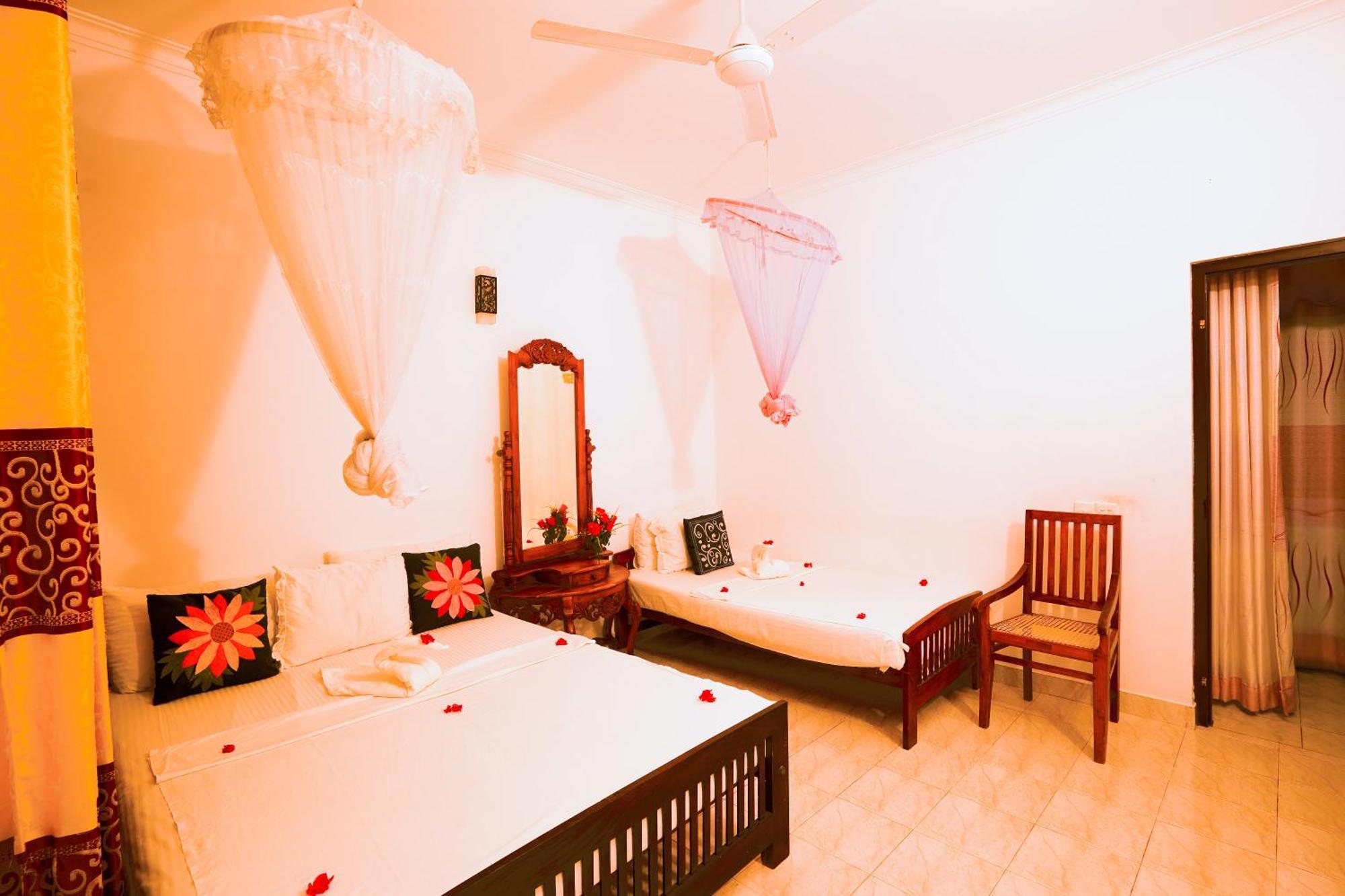 Frangipani Motel Galle Zewnętrze zdjęcie